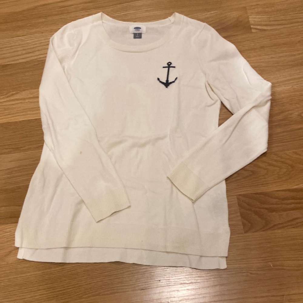 Old Navy sweater NWOT w anchor on top right. Women’s size small.